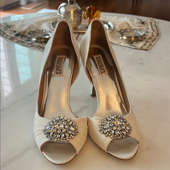 Badgley Mischka Ivory Embellished Heels - Picture 1 of 6